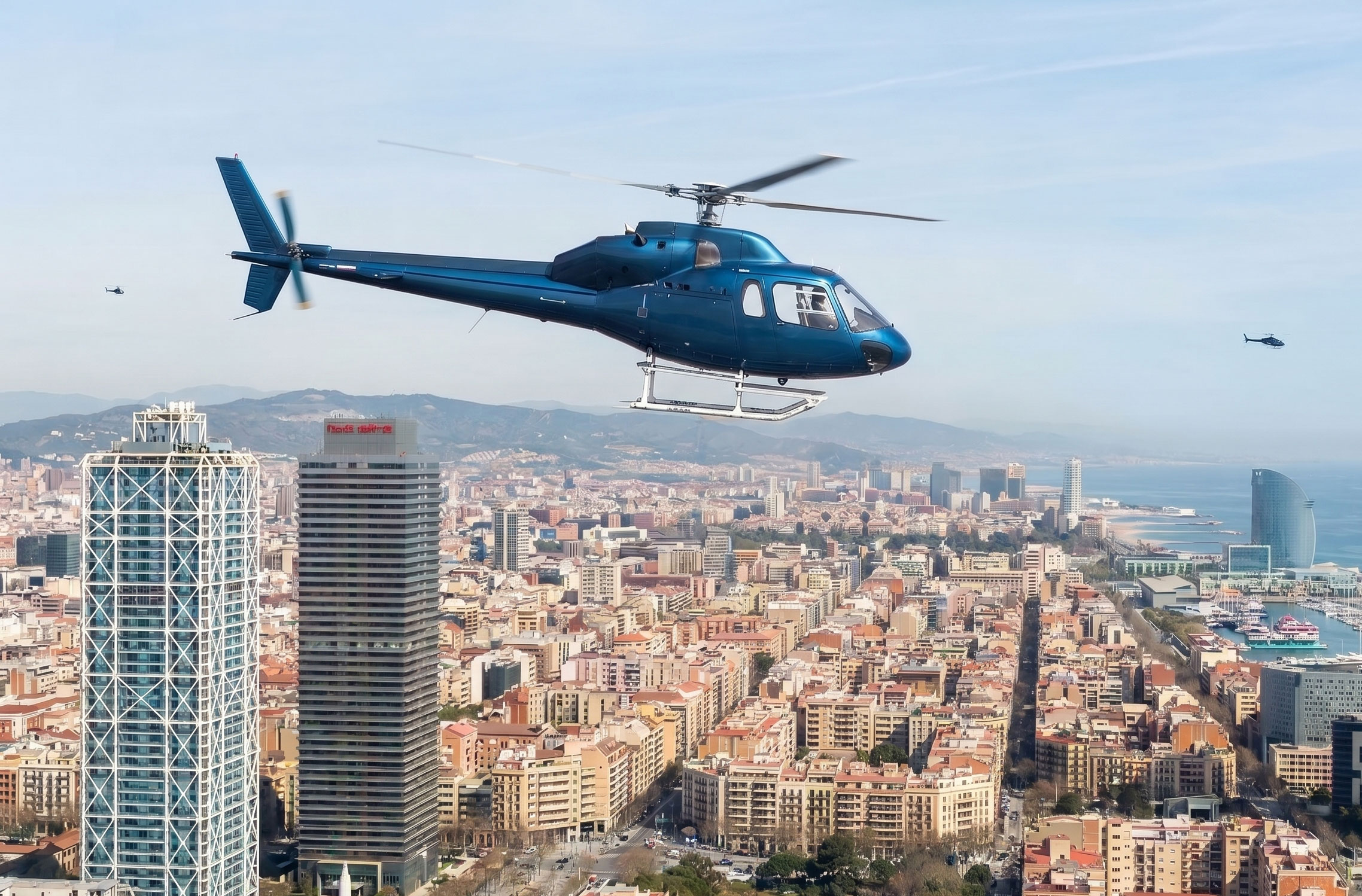 Bus Nàutic con paseo en helicóptero